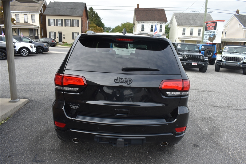 2015 Jeep Grand Cherokee Laredo photo 3