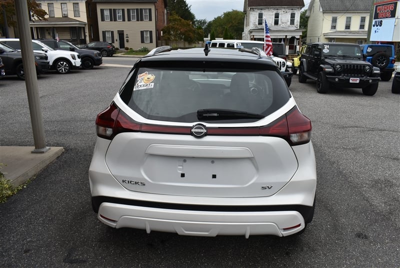 2024 Nissan Kicks SV photo 3