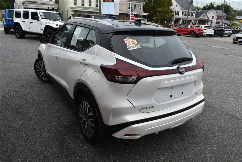 2024 Nissan Kicks SV photo 4